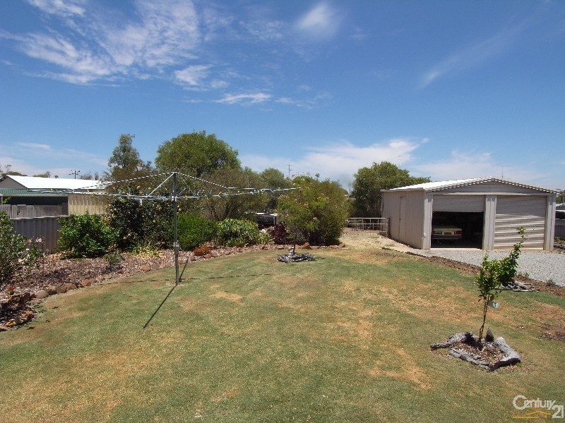 9 Harrington Street, Calingiri WA 6569