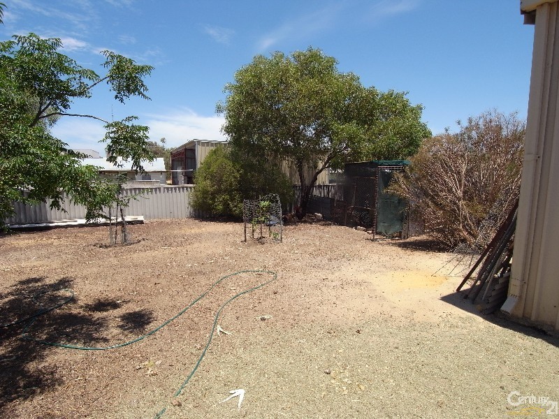 9 Harrington Street, Calingiri WA 6569