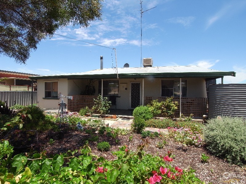 9 Harrington Street, Calingiri WA 6569