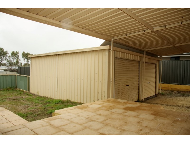 25 Mofflin Street, Calingiri WA 6569