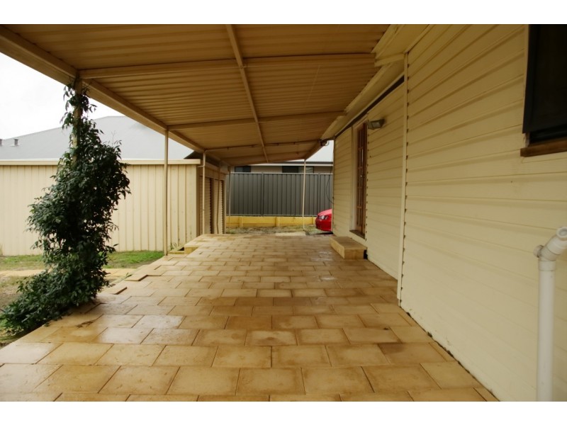 25 Mofflin Street, Calingiri WA 6569