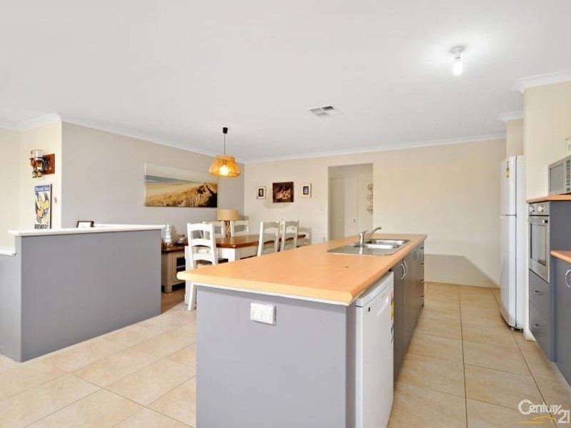 37 Grampians Loop, Yanchep WA 6035
