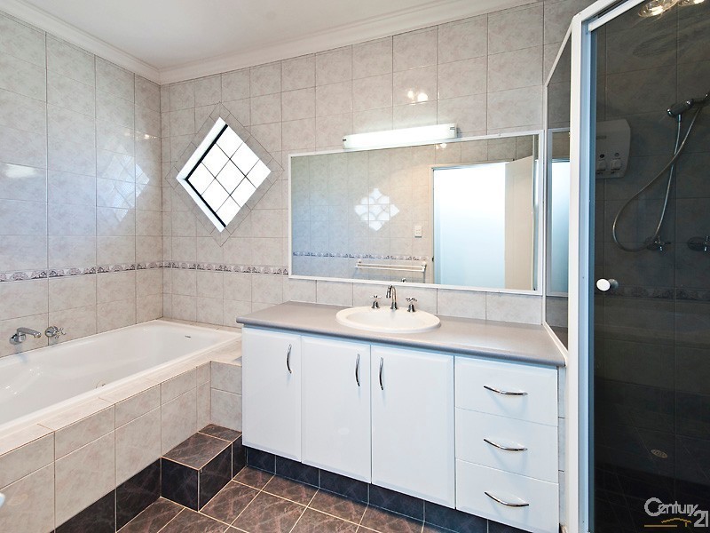 1 KEYS CLOSE, Mindarie WA 6030