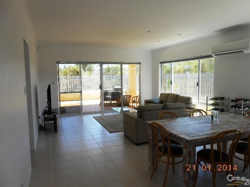 11 Windlass Way, Alkimos WA 6038