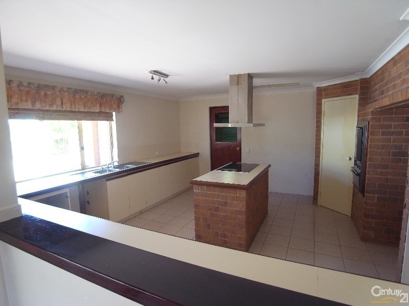 5 Karel Court, Alexander Heights WA 6064