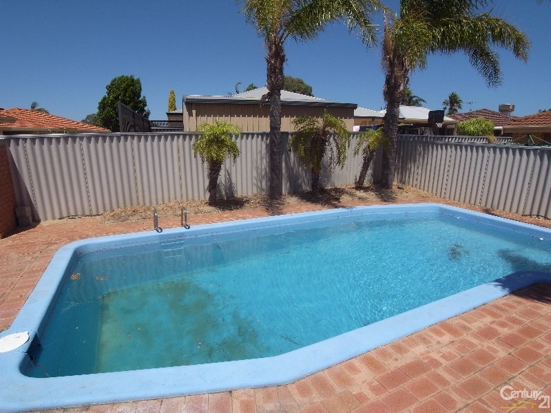 5 Karel Court, Alexander Heights WA 6064