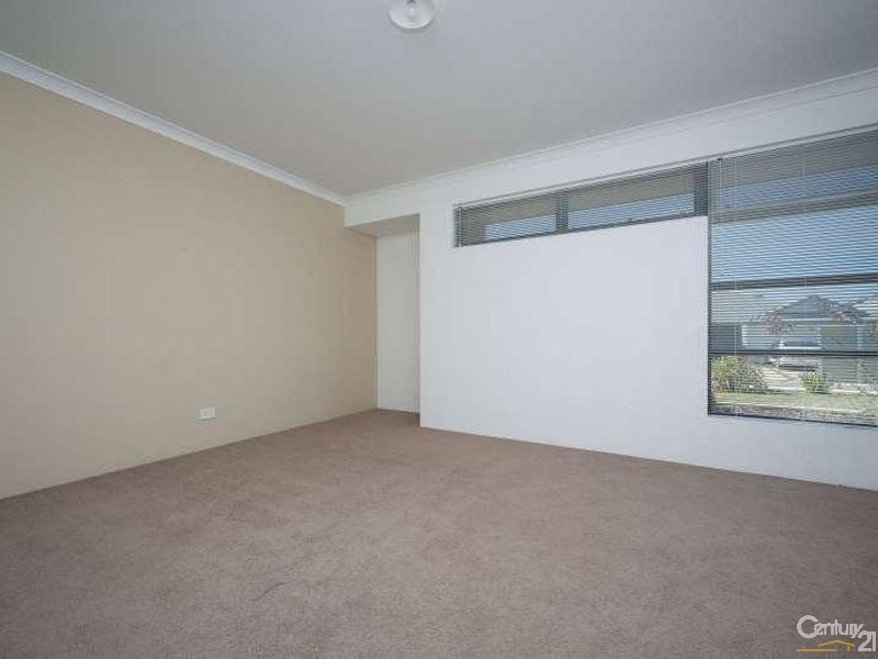 8  Lauderdale Ramble, Carramar WA 6031
