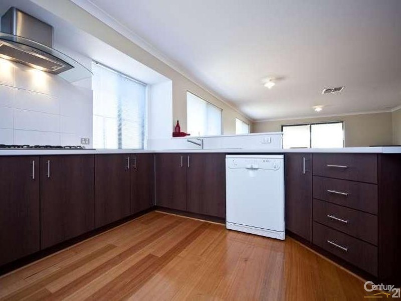 8  Lauderdale Ramble, Carramar WA 6031