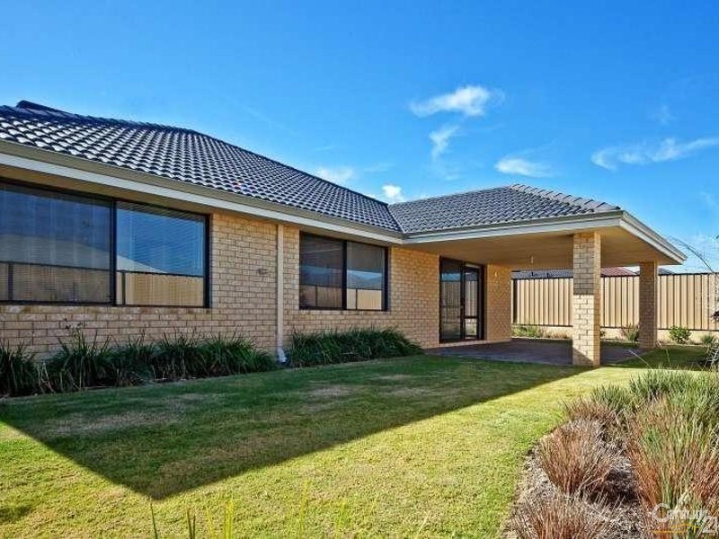 8  Lauderdale Ramble, Carramar WA 6031
