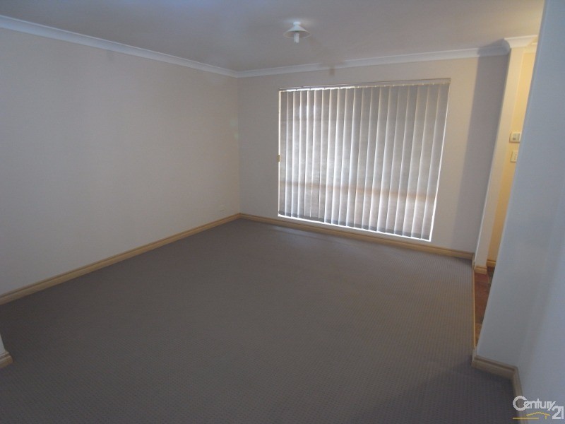 10 Breaksea Way, Ridgewood WA 6030