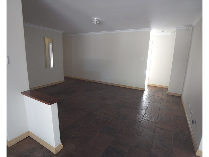 10 Breaksea Way, Ridgewood WA 6030