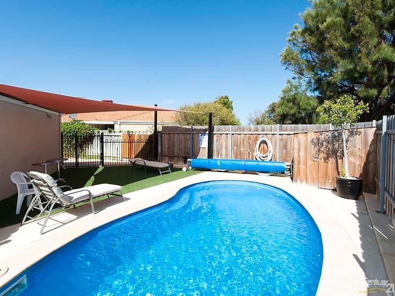 2 Tallinn Loop, Mindarie WA 6030