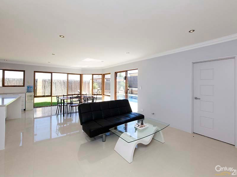 31 Halifax Boulevard, Mindarie WA 6030