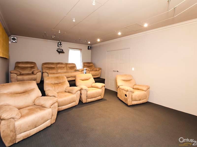 31 Halifax Boulevard, Mindarie WA 6030