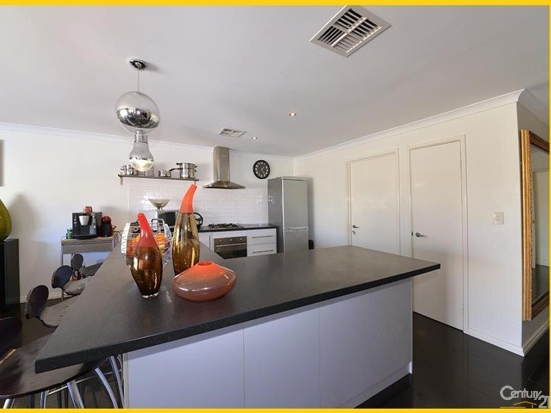 35 Lautoka Rise, Mindarie WA 6030