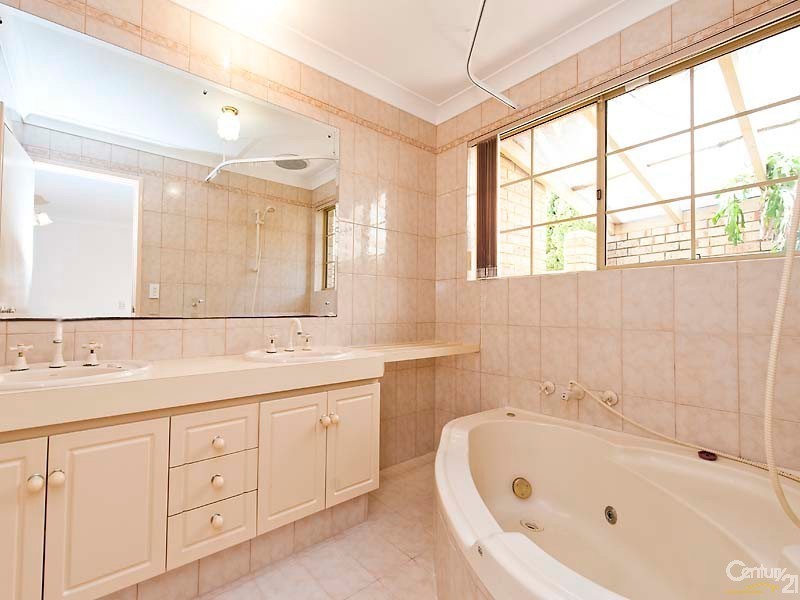 138 Southern Cross Circle, Ocean Reef WA 6027