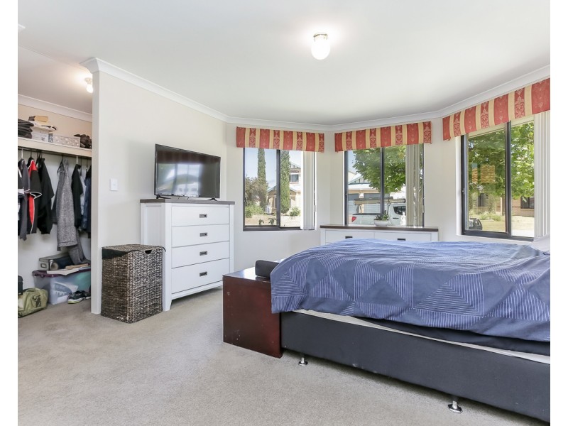 8 Warnford Street, Butler WA 6036