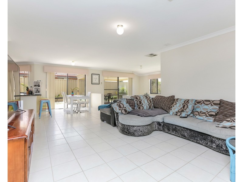 8 Warnford Street, Butler WA 6036