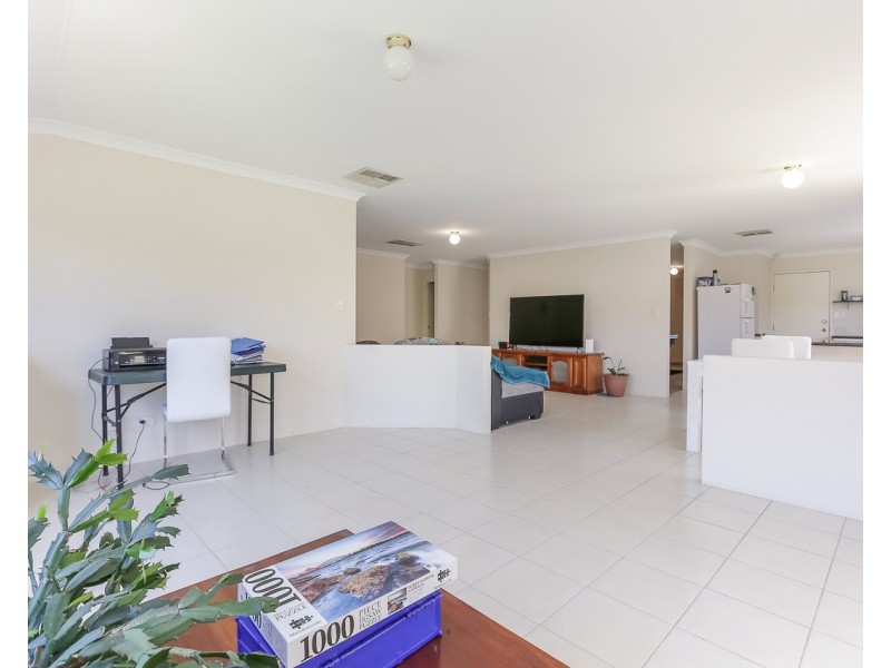 8 Warnford Street, Butler WA 6036