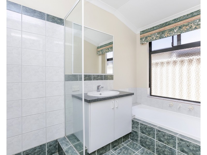 8 Warnford Street, Butler WA 6036