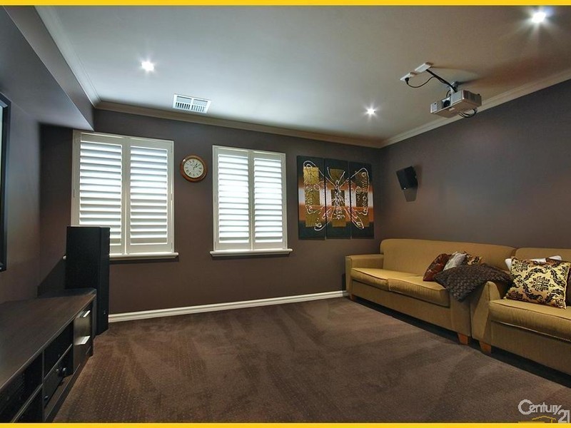 12 Manta Pass, Mindarie WA 6030