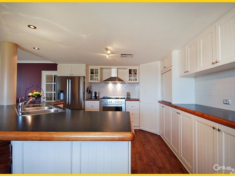 12 Manta Pass, Mindarie WA 6030