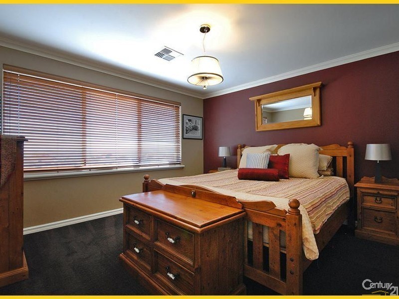 12 Manta Pass, Mindarie WA 6030