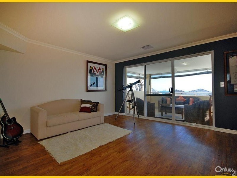 12 Manta Pass, Mindarie WA 6030