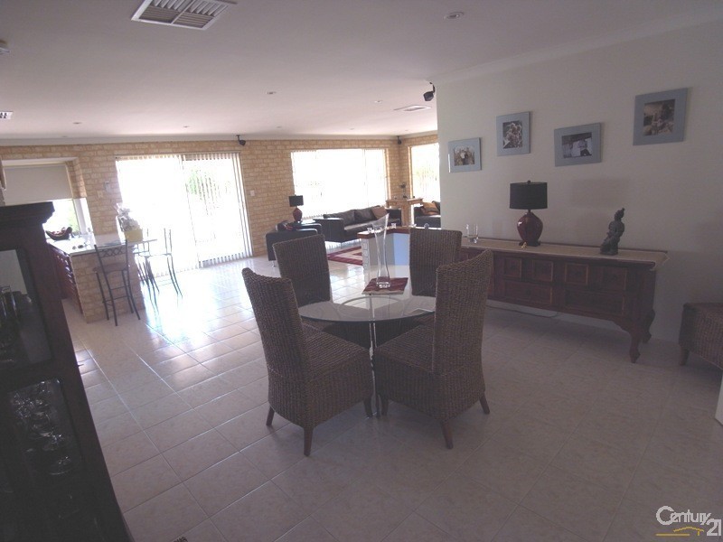 17 Manhattan Avenue, Iluka WA 6028