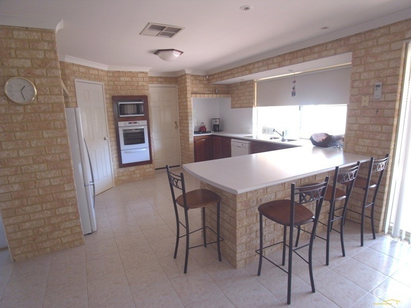 17 Manhattan Avenue, Iluka WA 6028