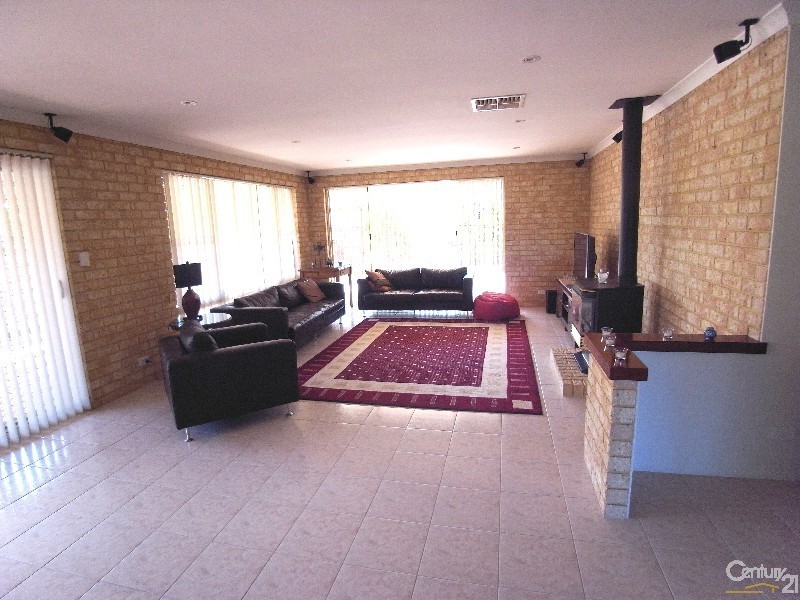 17 Manhattan Avenue, Iluka WA 6028