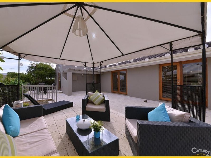 15 Dennis Street, Quinns Rocks WA 6030