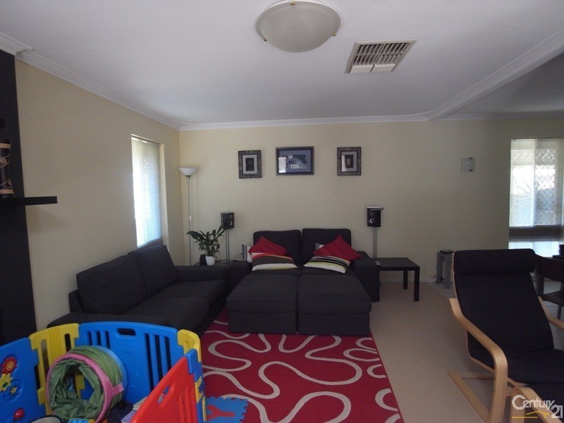 90 Camberwarra Drive, Craigie WA 6025