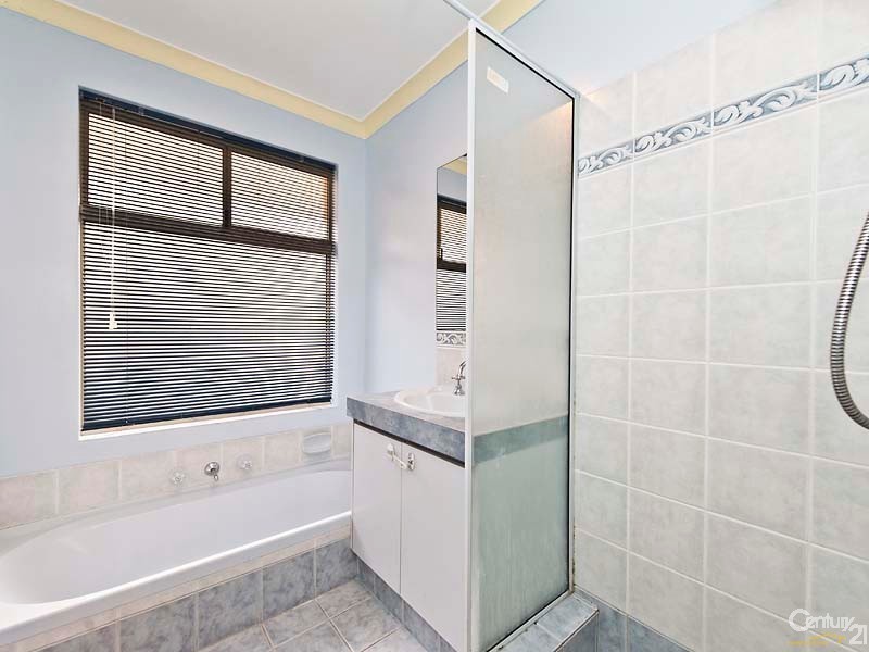 21 Namoi Turn, Merriwa WA 6030