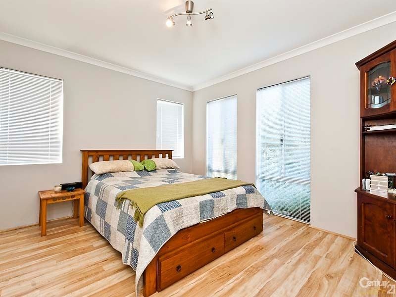 63 Seaside Ave, Yanchep WA 6035