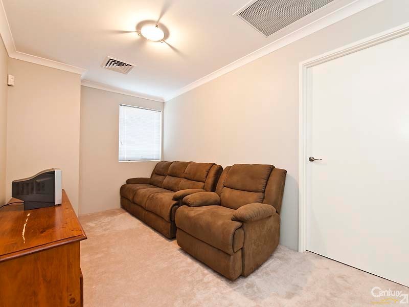 63 Seaside Ave, Yanchep WA 6035