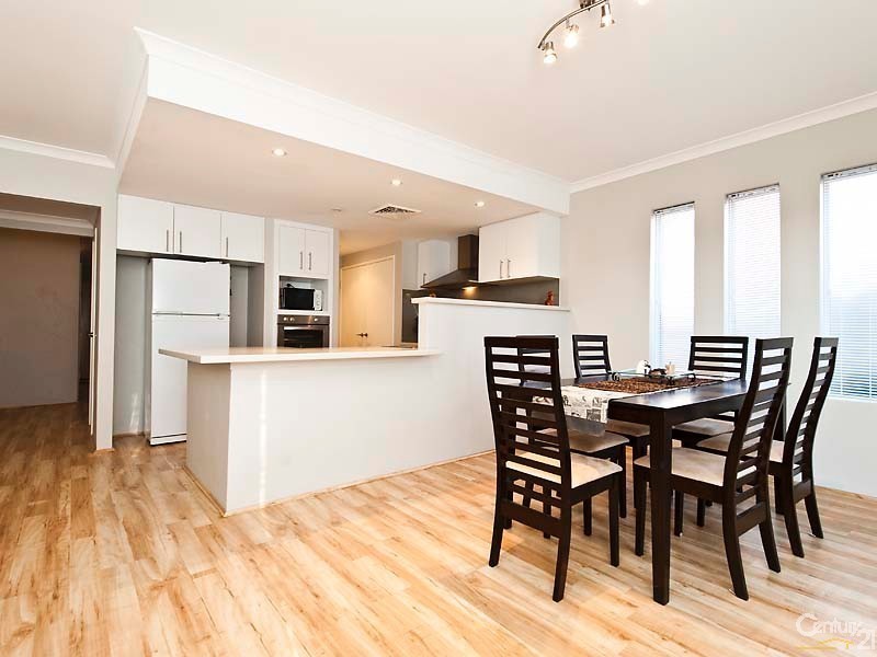 63 Seaside Ave, Yanchep WA 6035