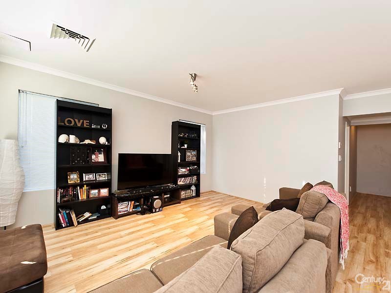 63 Seaside Ave, Yanchep WA 6035