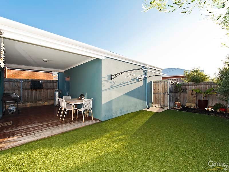 63 Seaside Ave, Yanchep WA 6035