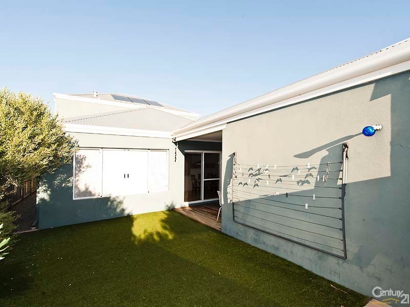 63 Seaside Ave, Yanchep WA 6035