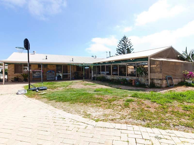 92 Lagoon Drive, Yanchep WA 6035