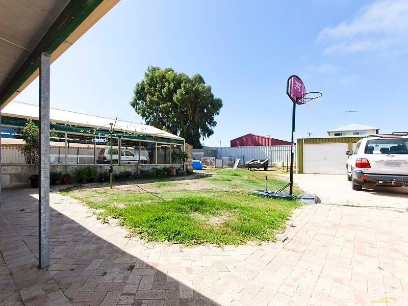 92 Lagoon Drive, Yanchep WA 6035