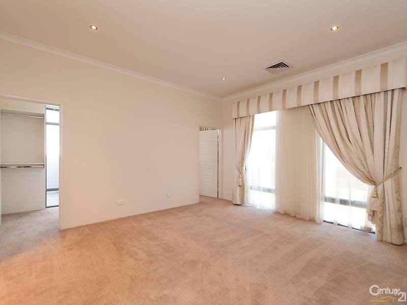 20 Quarram Cres, Burns Beach WA 6028