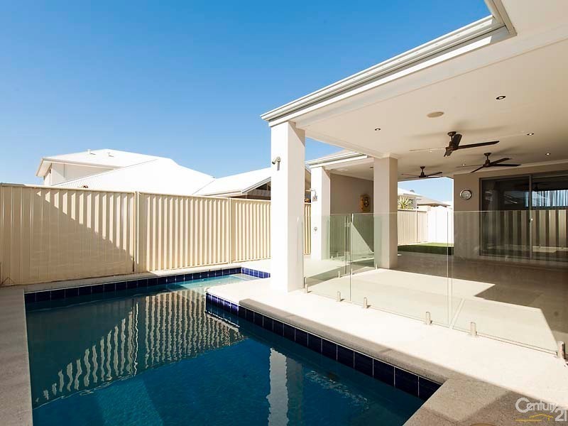 20 Quarram Cres, Burns Beach WA 6028