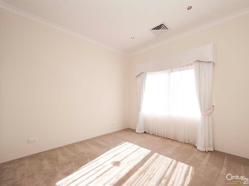 20 Quarram Cres, Burns Beach WA 6028