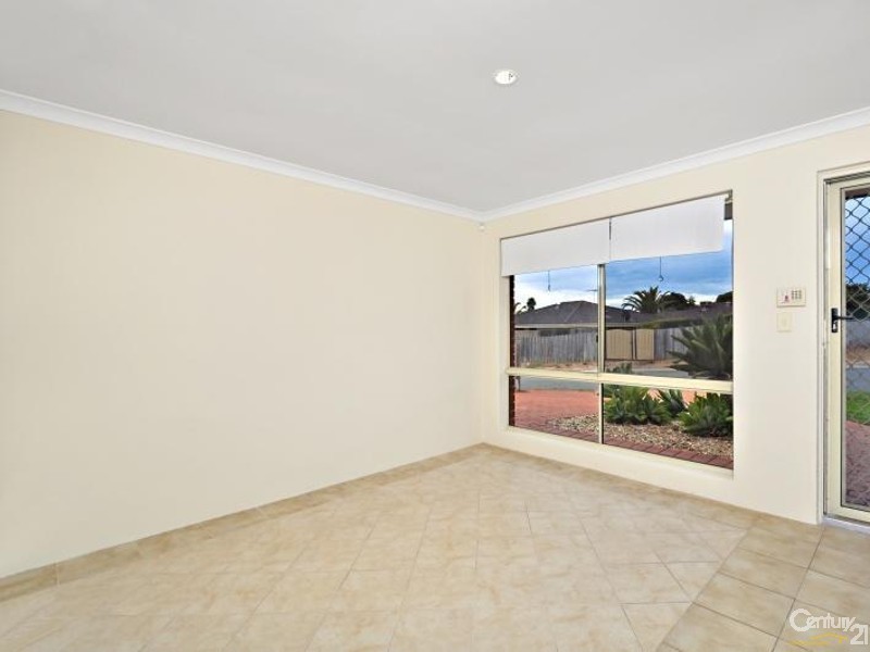 4 Glennon View, Clarkson WA 6030