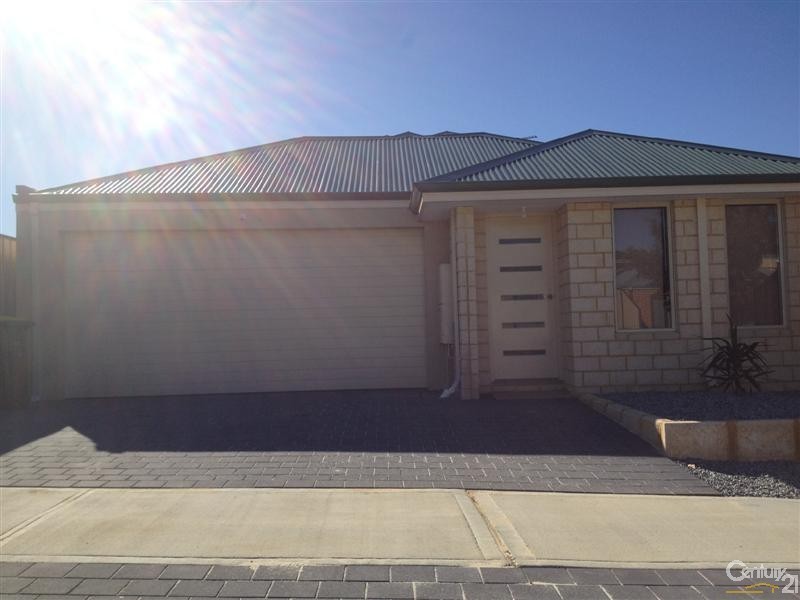 9 Hollywood Heights, Clarkson WA 6030