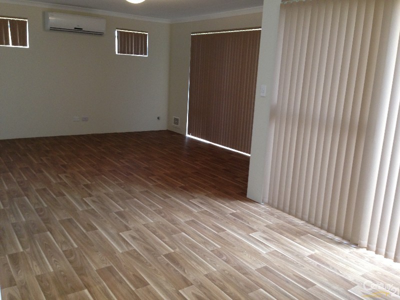 9 Hollywood Heights, Clarkson WA 6030