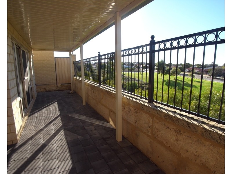 9 Hollywood Heights, Clarkson WA 6030