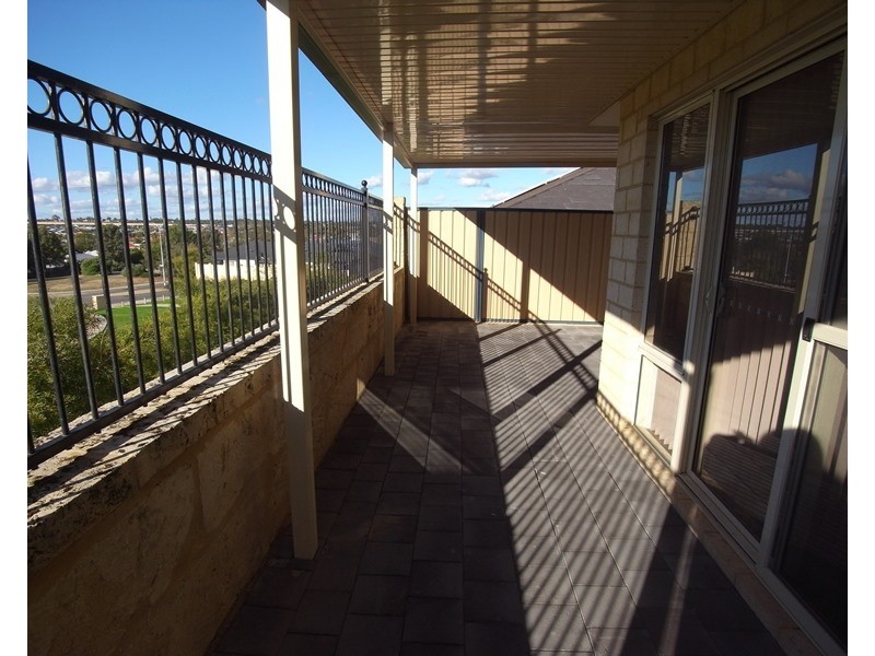 9 Hollywood Heights, Clarkson WA 6030